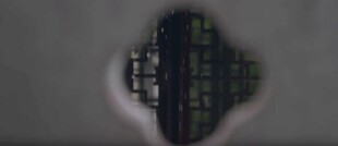 神秘黑色芯片特写