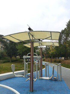 户外健身区的休闲设施