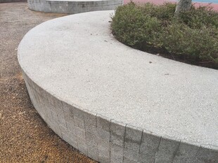 弧形混凝土花坛座椅