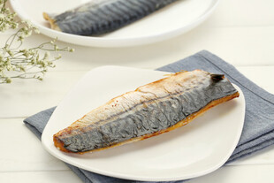 盘中美味秋刀鱼