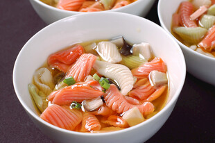 美味三文鱼蔬菜汤