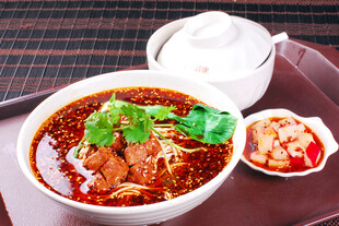 香辣红油牛肉面