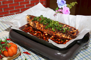 美味香辣烤鱼摆拍展示