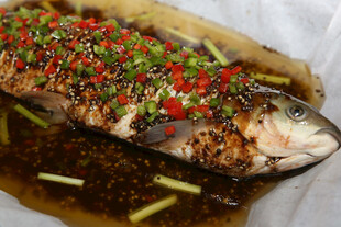 香辣美味剁椒蒸鱼