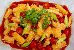 香辣鱿鱼配时蔬