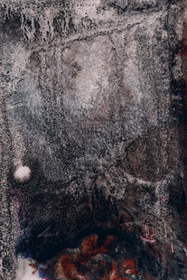 神秘洞穴内的斑驳景象