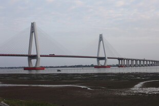 宏伟壮观的跨海大桥