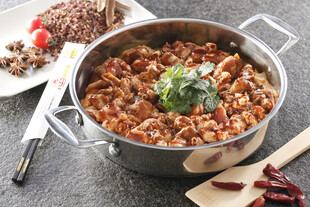 美味炖菜食材丰富诱人