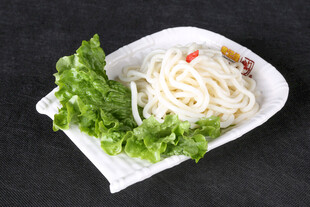 凉拌魔芋丝配生菜