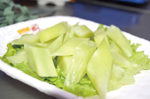 清炒莴笋片