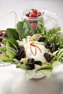 新鲜蔬菜沙拉拼盘