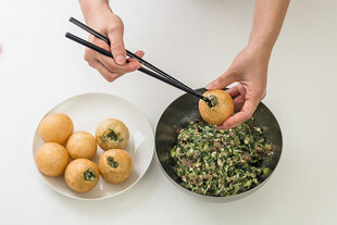 手工制作青团场景