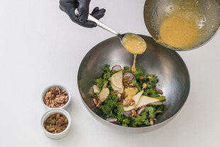 烹饪中的蔬菜与调料添加