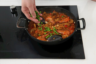 烹饪美味菜肴的精彩瞬间