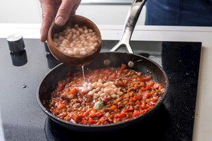 烹饪中的美味菜肴制作