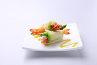 精致摆盘的美味蔬菜料理