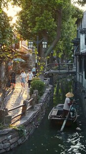 江南水乡小巷中的静谧时光