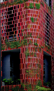 红砖绿植墙 自然艺术融合