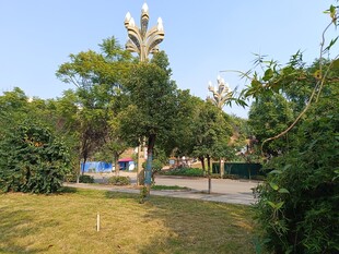 公园中的通信基站