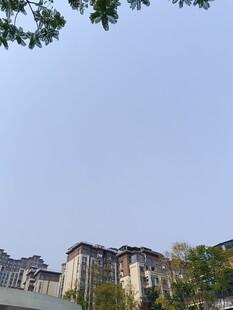 城市中的多层住宅建筑