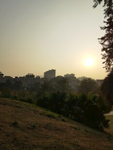 夕阳下的城市与自然风光