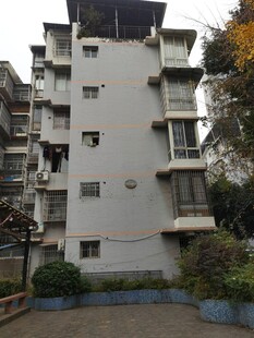 老旧居民楼外观景象