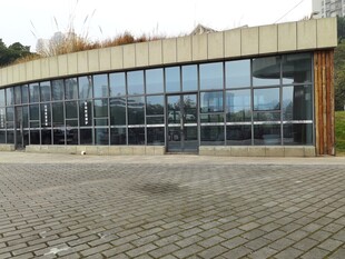 现代玻璃建筑外观景观