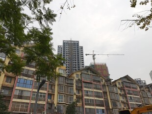 城市建筑景观与施工场景