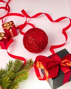 圣诞装饰与礼品组合
