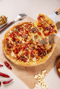 美味披萨切片诱人时刻