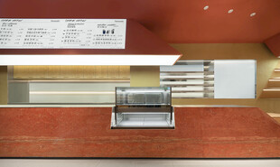 抽屉内的多样五金配件