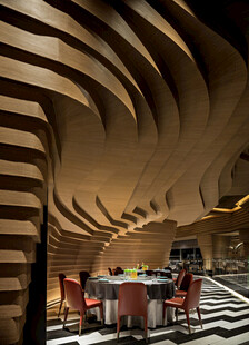 独特弧形餐厅室内空间设计