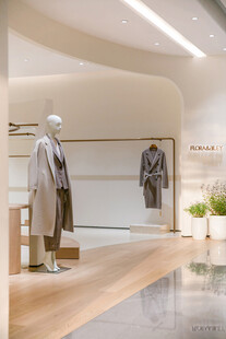 现代简约风时尚服装店陈列