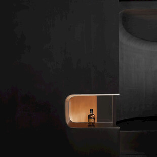 黑暗中透出微光的神秘空间