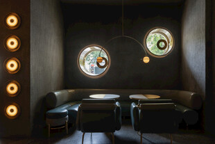 复古风酒吧室内温馨场景