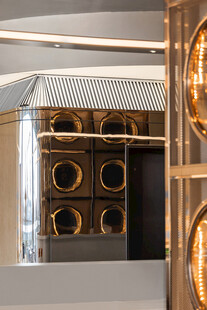 现代奢华酒柜展示架设计