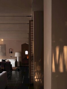 室内光影营造静谧氛围