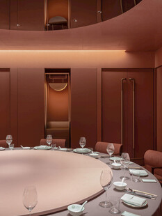 豪华圆形餐桌餐厅场景