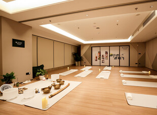 宽敞瑜伽室静享身心放松