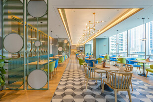 现代时尚休闲餐厅室内场景