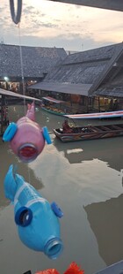 泰国曼水上乐园彩色充气游乐设施