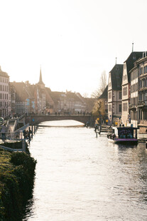 阿姆斯特丹运河畔城市风光