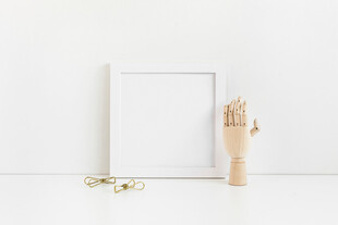 简约相框与装饰摆件