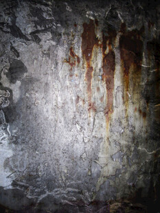 斑驳生锈的金属墙面