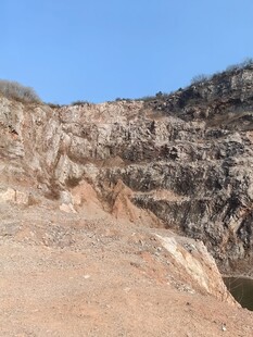 露天矿坑景观