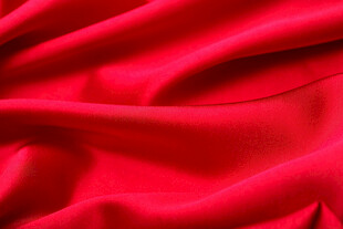 红色丝绸布料纹理特写