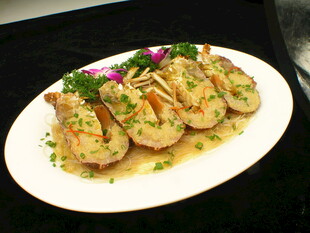 香煎蒜蓉鱼排摆盘点缀