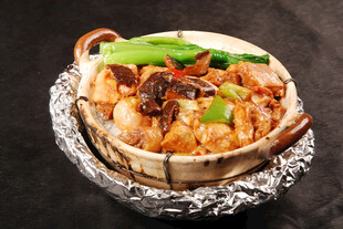 煲仔锅菜品冬菇滑鸡鲍仔饭小
