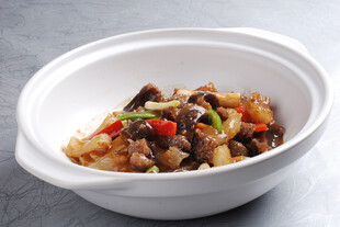 煲仔锅菜品官府蹄筋烧北极刺参