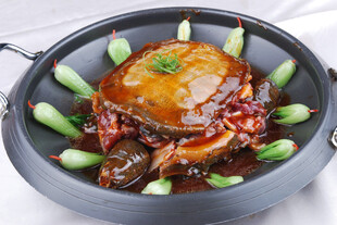 煲仔锅菜品红烧甲鱼